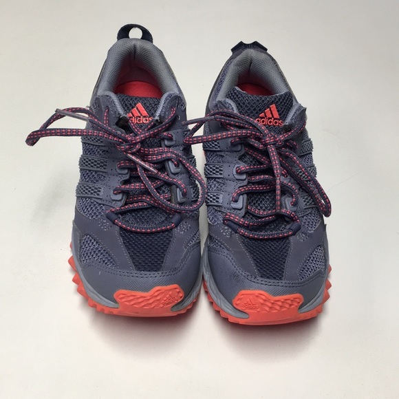 Le adidas donna corre poshmark dimensione 65 Le adidas donna corre poshmark dimensione 65